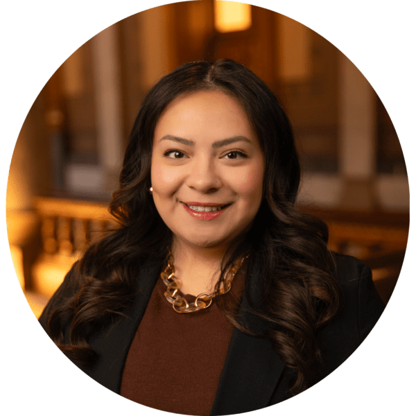 Headshot of Ivon Perez