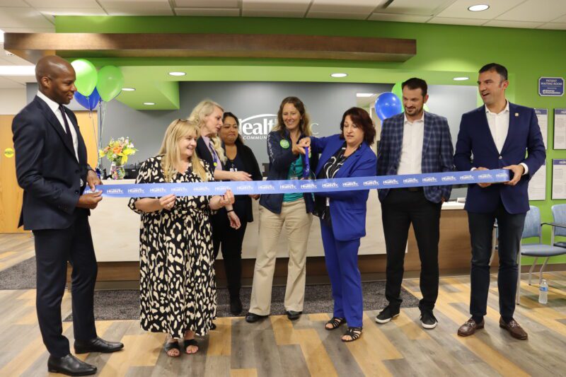 Ribbon cutting at Mishawaka's HealthLinc Clinic